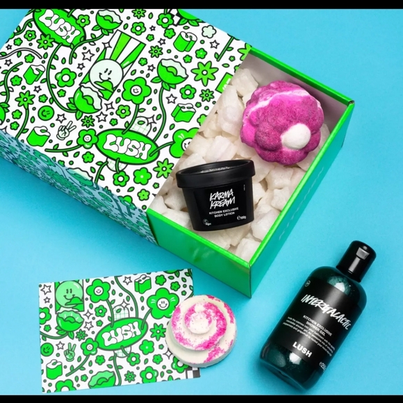 NEW Lush Cosmetics Nov 2023 Kitchen Box Intergalactic Comforter Karma Mrs Whippy - Picture 3 of 7